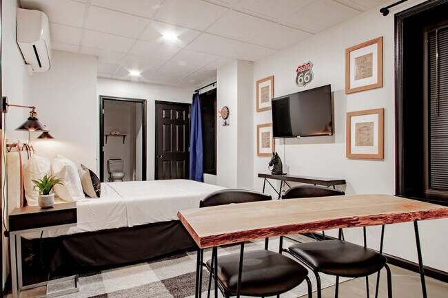 Photo - 1020 16th St NW Unidad ID1037722P