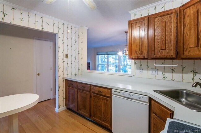 Photo - 14 Wellington Dr Unit 14