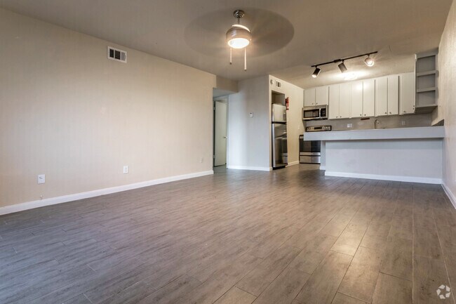 Sala de estar y cocina - Gia @ Oak Forest