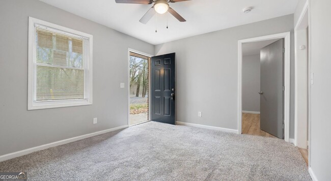 Photo - 614 Hardy Ave SW