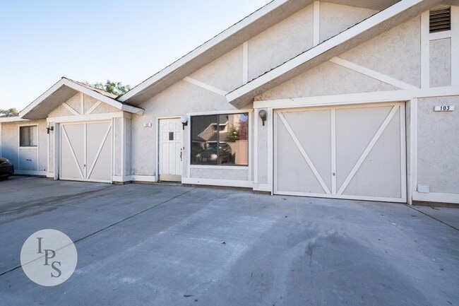 Building Photo - Colett:7579 Unit 102