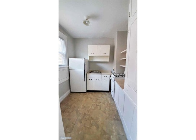 Photo - 3027 Clifton Ave Unidad 3027-04