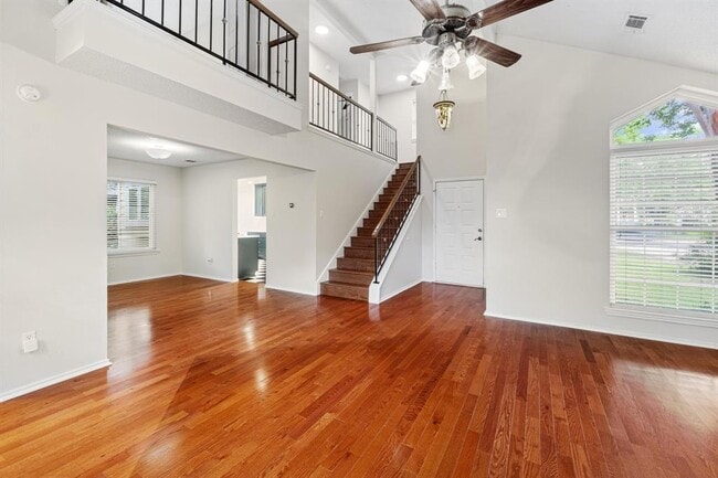 Photo - 15905 De Peer Ave