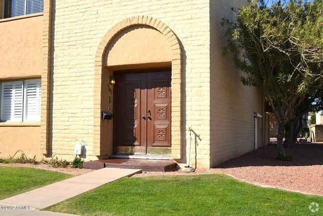 Building Photo - 3 Bedroom - 2  Bedroom - 1656 Sq. Ft - Cas... Rental