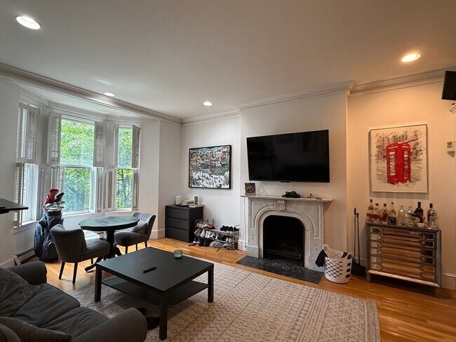 Photo - 449 Beacon St Unit 6