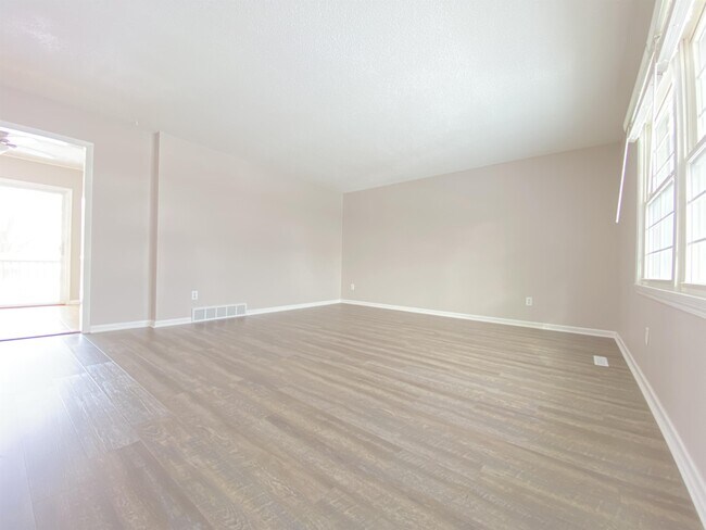 Photo - 4115 14th Ave NW