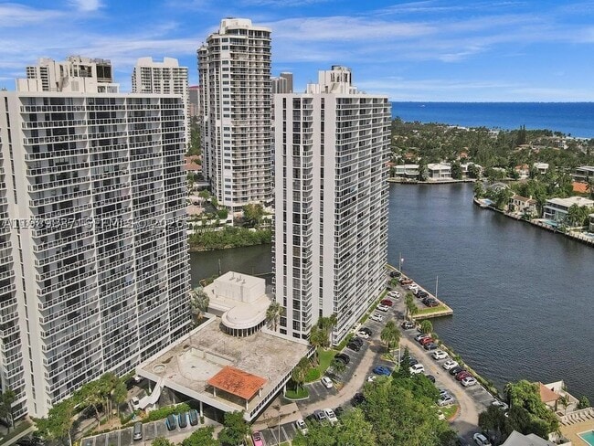 Building Photo - 20515 E Country Club Dr Unit 246