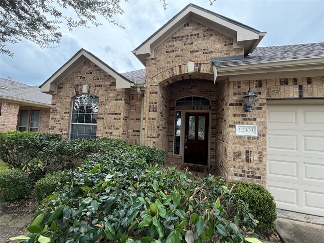 12303 Iris Hollow Way