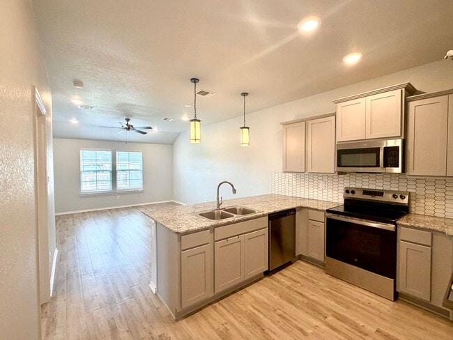 Photo - 1227 LEXINGTON Dr