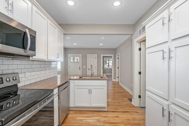 Photo - 654 11th St NW Unidad 1