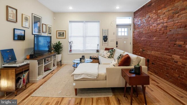 Photo - 1806 Jackson St Townhome