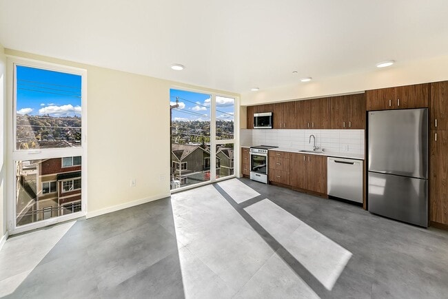 Photo - Fremont View: Modern Classic Collection