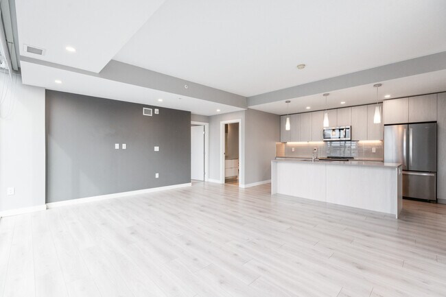 Photo - 10180-103 103 St NW