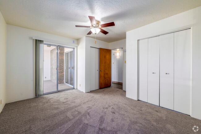 2BR, 2BA - 900SF - Second Bedroom