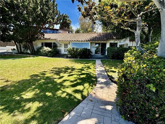 Building Photo - 888 Vía Del Monte