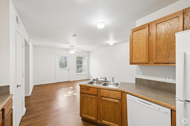4BR, 2BA - 1,361SF - Kitchen