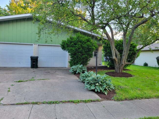 Building Photo - Harding Unit A Rental