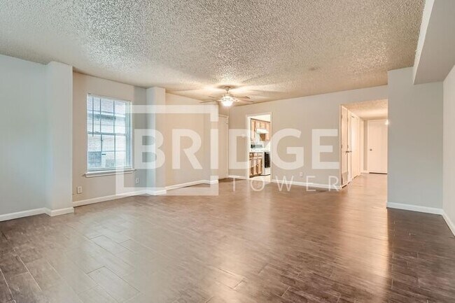 806 Prairie Creek Dr
