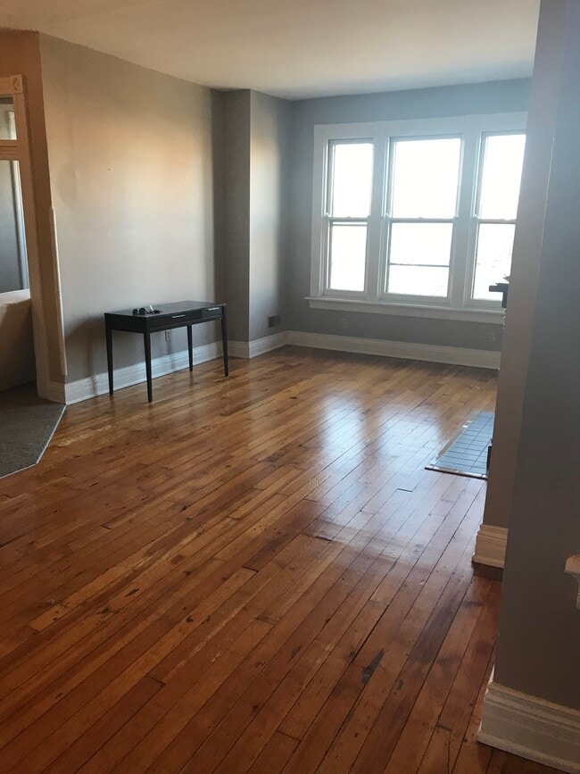 Photo - 221 W 4th St Unit 2