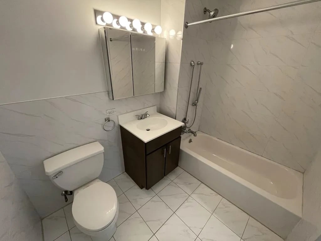 Photo - 2763 Morris Ave Unidad 6