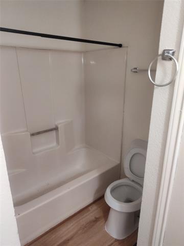 Photo - 2039 W Walnut St