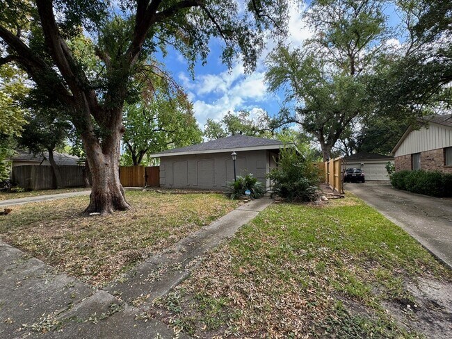 Photo - 1907 Ashford Hollow Ln