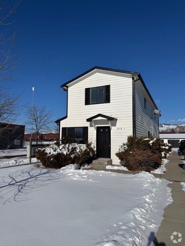 Building Photo - Newly remodeled Rental