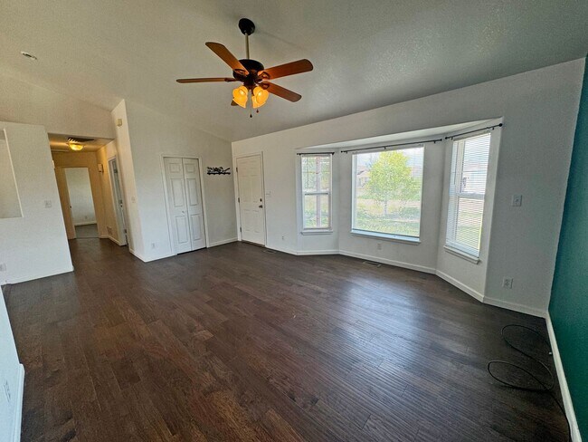 Photo - Move-In Special! FREE 50" TV for Qualified Tenants!