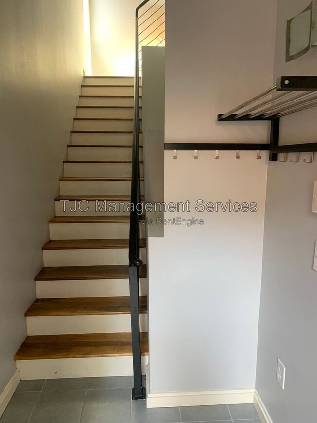 Photo - 2345 Walnut St
