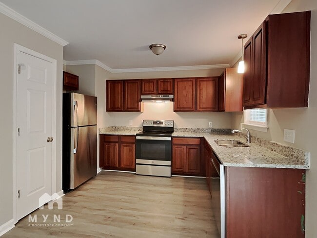 Photo - 172 Saw Mill Dr