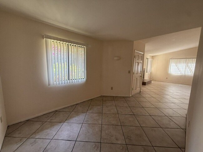 52765 Avenida Diaz