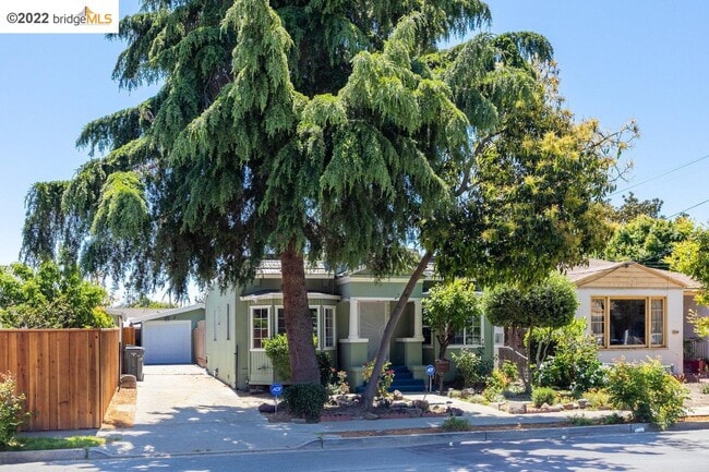 Photo - 937 Blossom Way