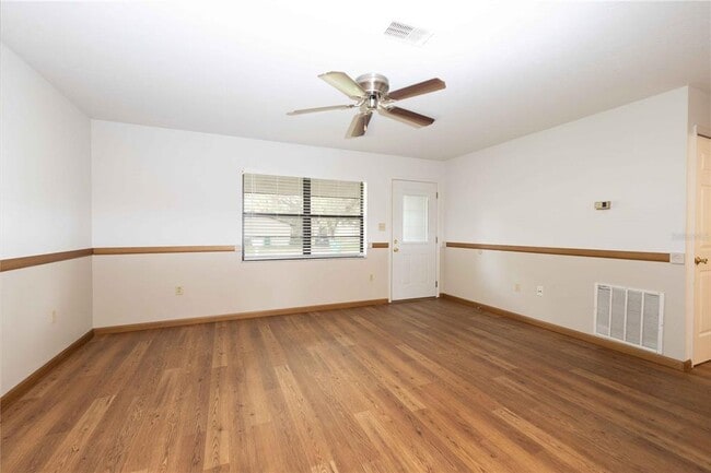 Photo - 301 Curry St