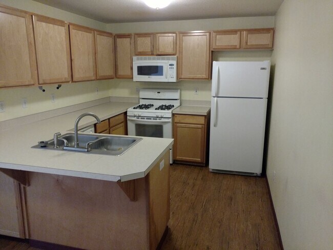 Photo - 3 Bedroom 2 Bath with 2 car garage