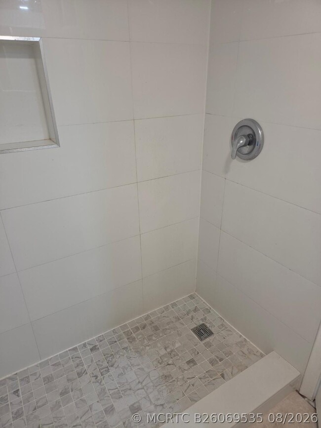 2401 Riverside Dr Unit 306-B