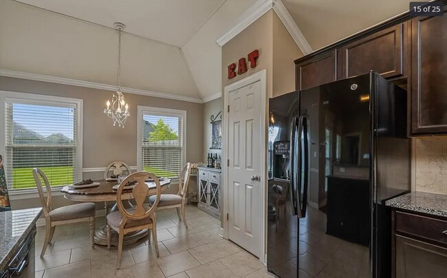 Photo - "Charming 3-Bed Retreat in Bossier City with Granite Touches & Gleaming Hardwood Floors!"