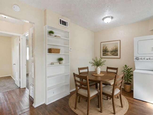 Photo - 2401 Manor Rd Unit 218