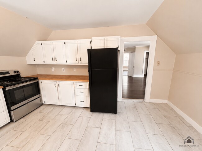 6 Hazelwood Ave Unit 2