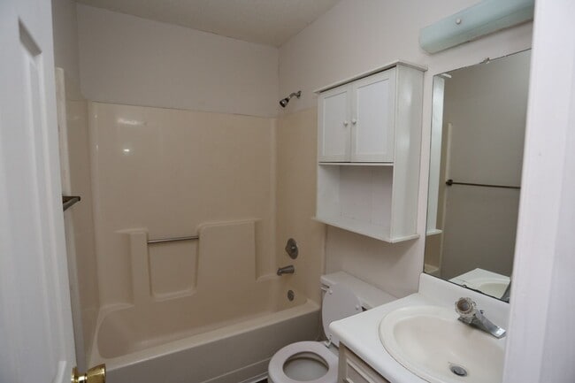 Photo - 140 Lanier Dr Unidad 109