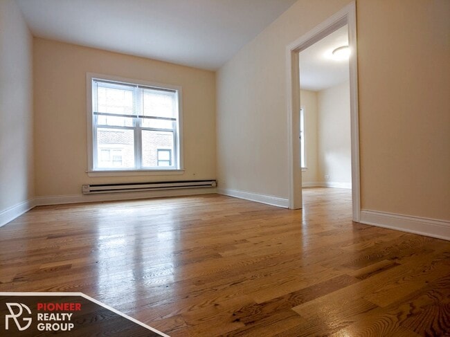 Photo - 951 W Cornelia Ave Apartments Unit 951-2A