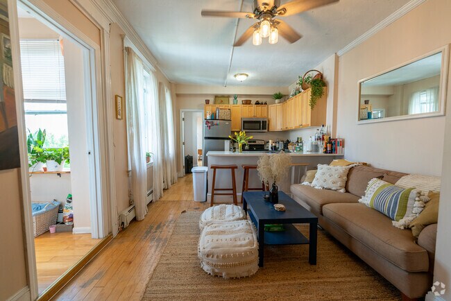 Building Photo - 43 Park Vale Ave Unit 11 Rental