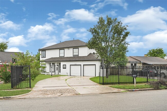 Photo - 10535 Emnora Ln