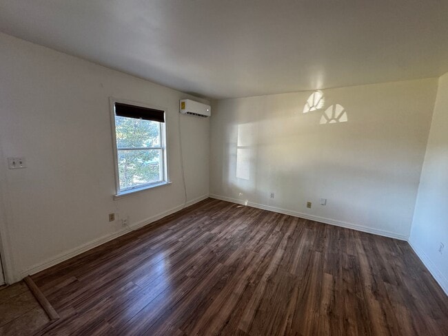 Photo - Newly remodeled 2 bed 1 bath walking dista...