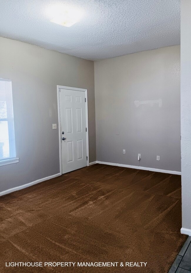 Photo - Spacious 3-Bed, 2-Bath with Covered Front Porch