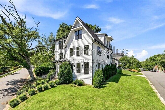 Photo - 1700 N Quebec St