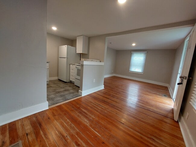 Building Photo - 108 1/2 7th Ave Rental