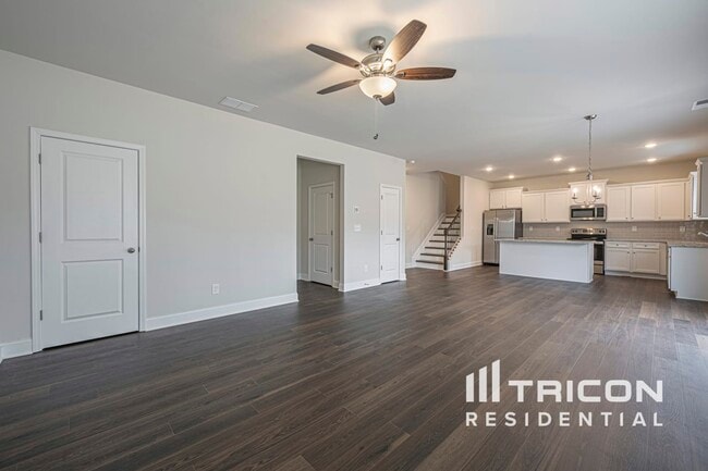 Building Photo - 304 Oxbow St