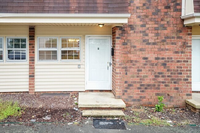 Photo - 718 Shawnee Dr