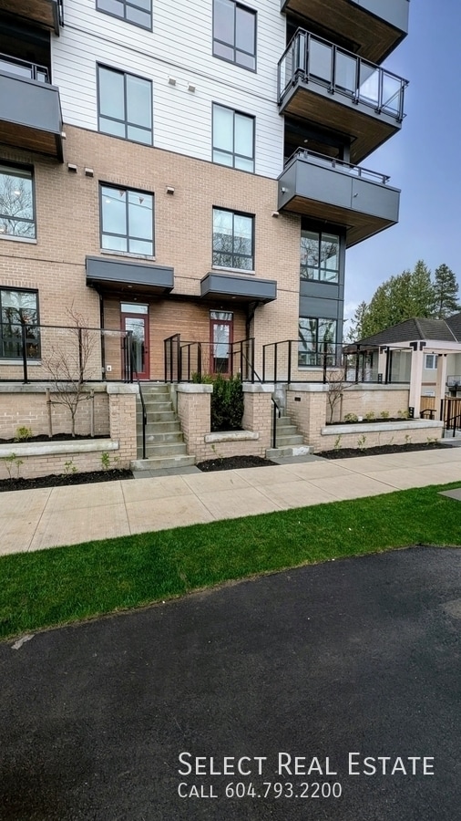 Photo - 9456-9134 134 St