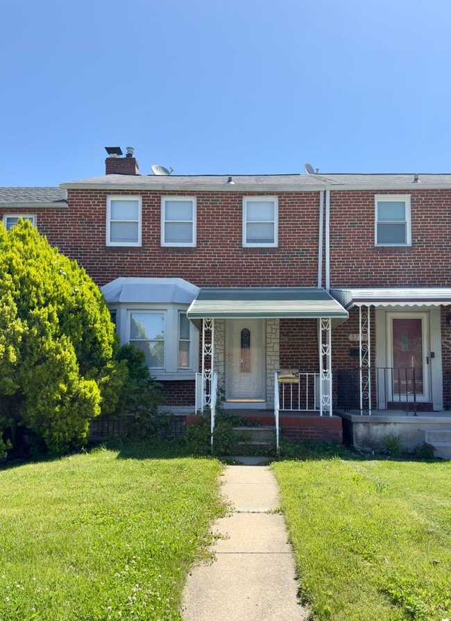 Building Photo - Charming 3 Bedroom/2 Bathroom Townhome in Loch Raven, MD!